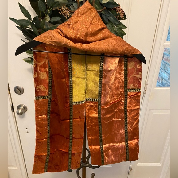 Beautiful Made in India Mixed Fabric Patchwork Reversible Scarf - Picture 5 of 12